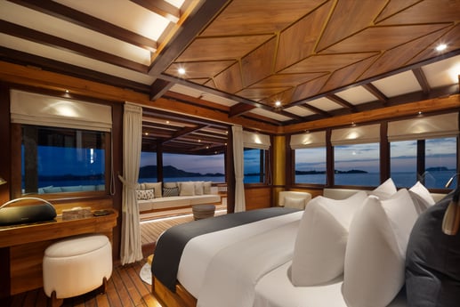 Sailing ship 1190 Asia photo 13