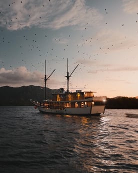 Sailing ship 761 Labuan Bajo photo 28