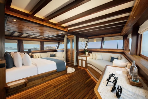 Sailing ship 1190 Asia photo 10
