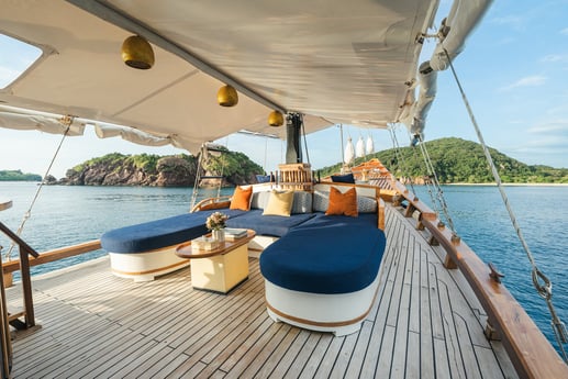 Sailing ship 761 Labuan Bajo photo 16
