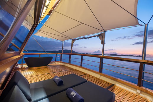 Sailing ship 1190 Asia photo 11